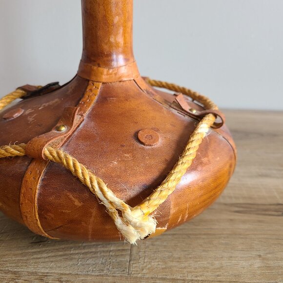 Leather covered glass decanter. Made in Italy. As is. - Picture 5 of 11